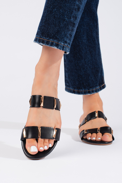 mustad naised plätud tasasel tallal