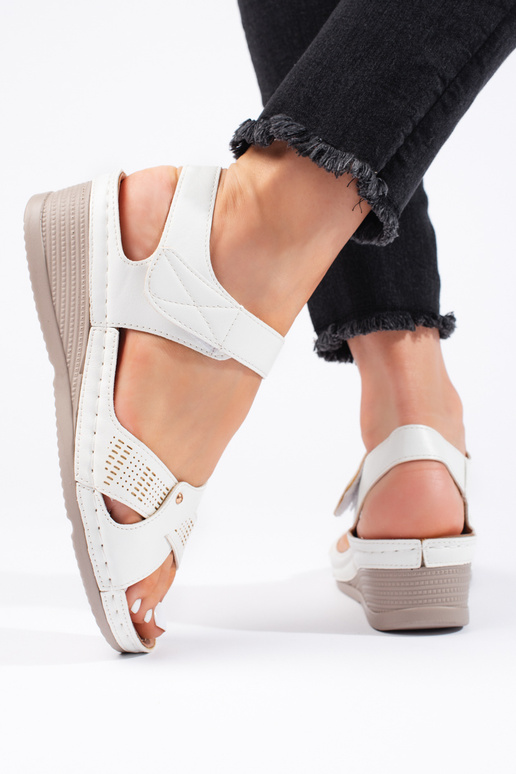 Mugavad väikese platvormiga naiste... Mugavad väikese platvormiga naiste...