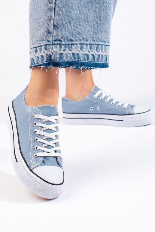 helesinist värvi   Naiste saapad