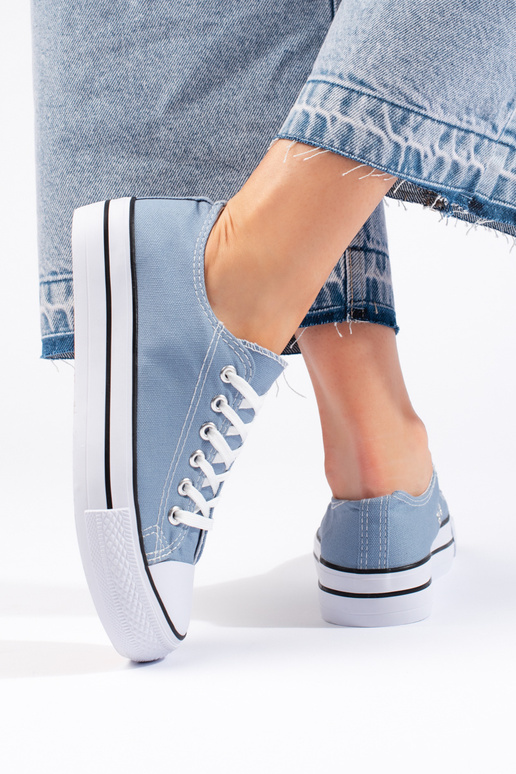 helesinist värvi   Naiste saapad