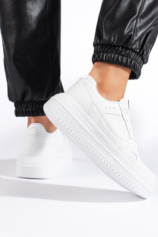 valge värv  Sneakers  kingad valge värv  Sneakers  kingad