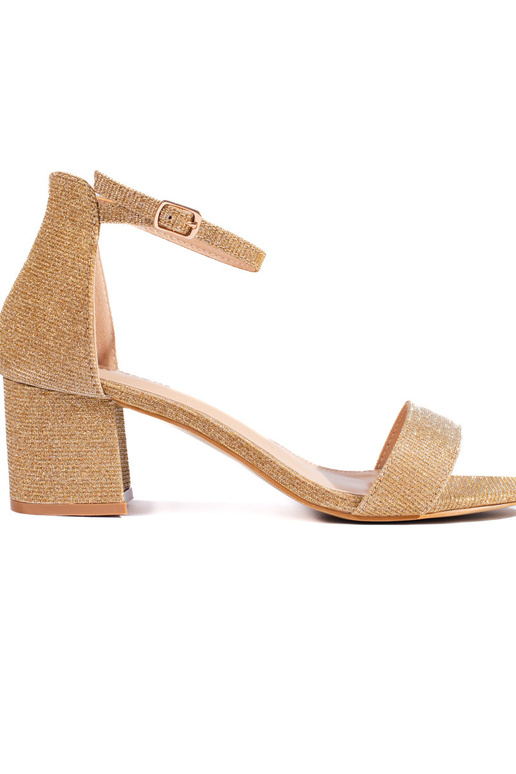 Kuldset värvi kingad Kuldset värvi kingad