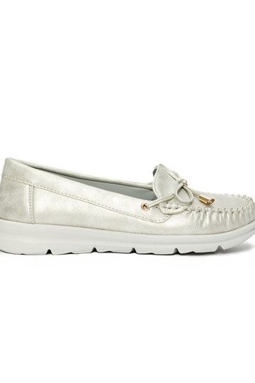 Hõbedat värvi mugav...