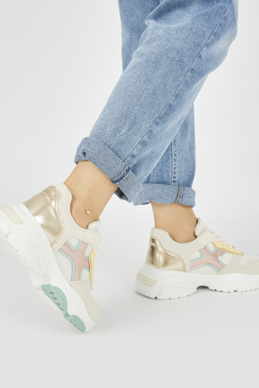 Moekad vabaajajalatsid kuldne Moekad vabaajajalatsid kuldne