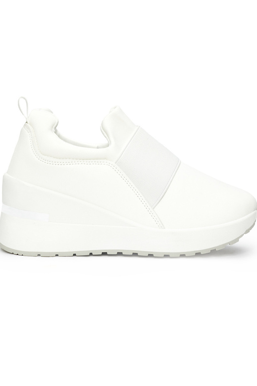 valget värvi Tossud mudeli kingad... valget värvi Tossud mudeli kingad...