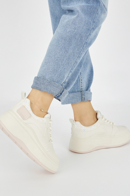 Pealiste omad kreemjas Pealiste...