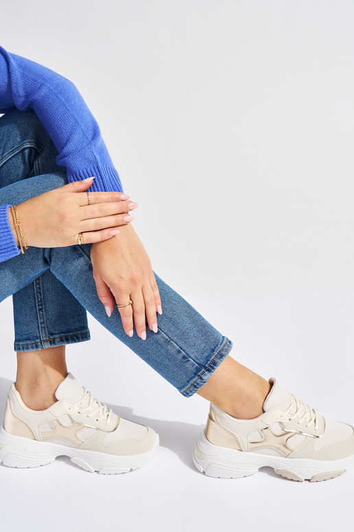 Moekad vabaajajalatsid beeži värvi Moekad vabaajajalatsid beeži värvi