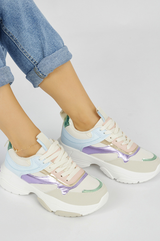 Mitmevärvilised naiste omad naiste...