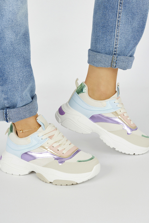 Mitmevärvilised naiste omad naiste...