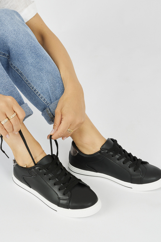 Klassikalise mudeli naiste omad...