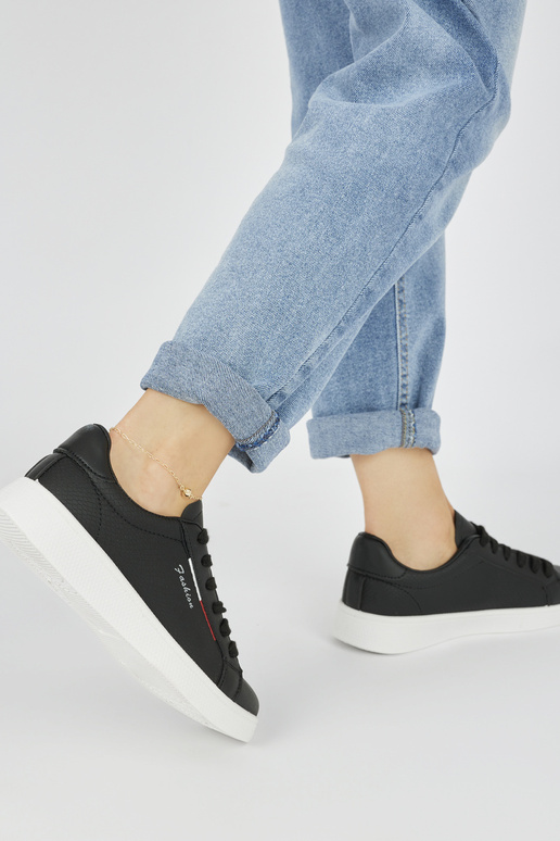 msuud klassikaline naiste kingad