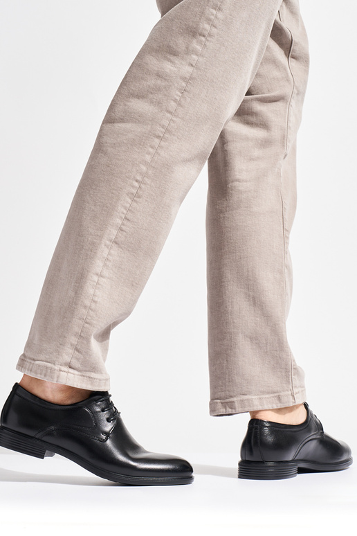 meestele Msuud kingad seotud