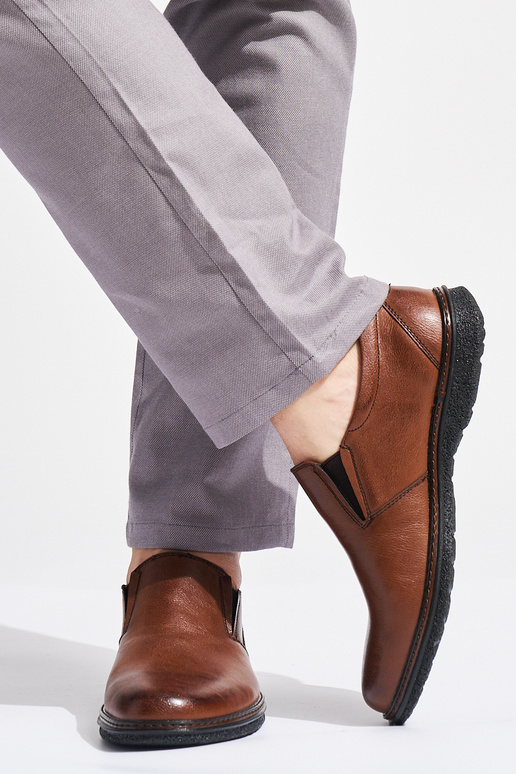 Pruunid meeste poolsaapad