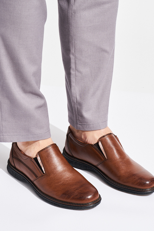 Pruunid meeste poolsaapad