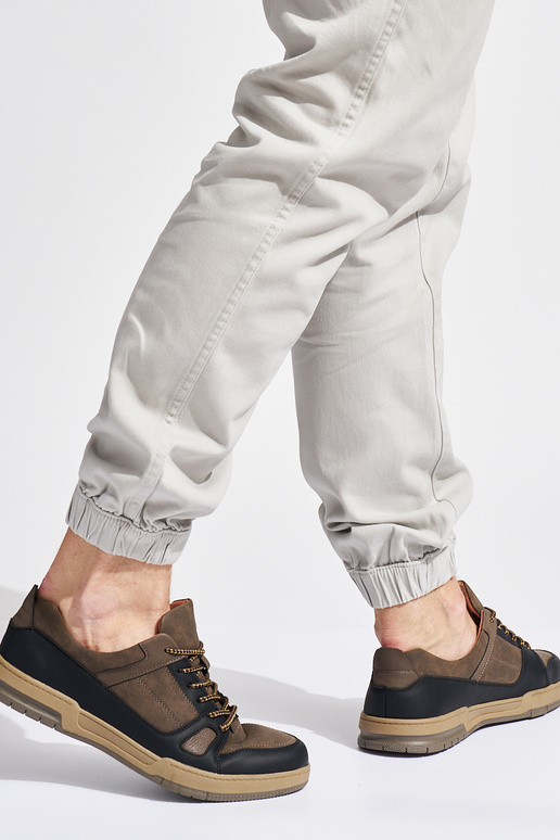 Must-pruunid värvi meeste omad naiste...