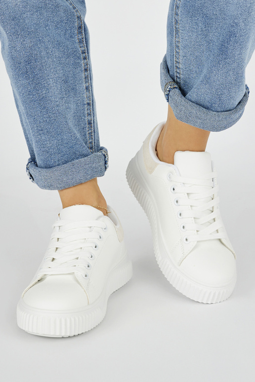 Valged klassikalise mudeli naiste...