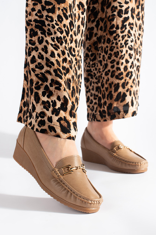 beeži värvi Pealiste mokassiinid...