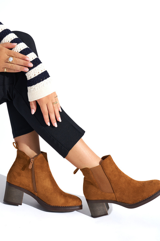 pruunid värvi klassikaline poolsaapad