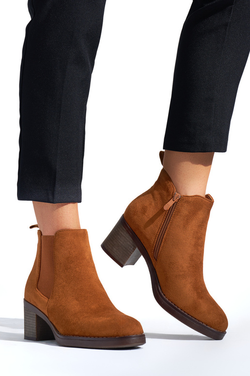 pruunid värvi klassikaline poolsaapad