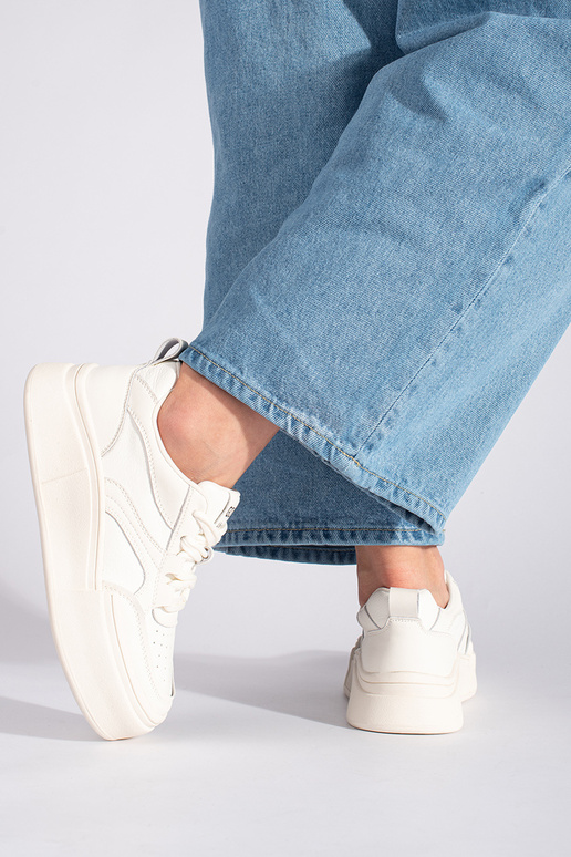 Valged klassikalise mudeli naiste...