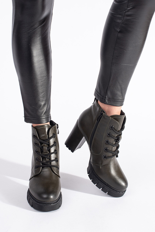 khakivärvi naiste saapad kõrgel postil