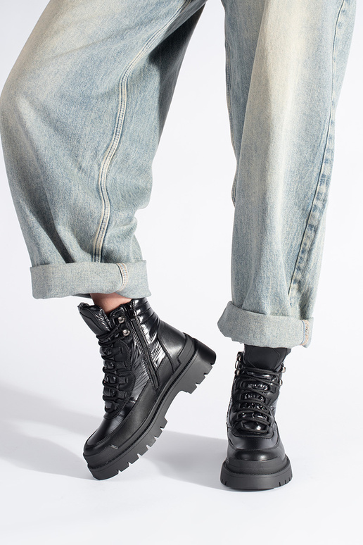 msuud lumesaapad paksul tallal Sergio...