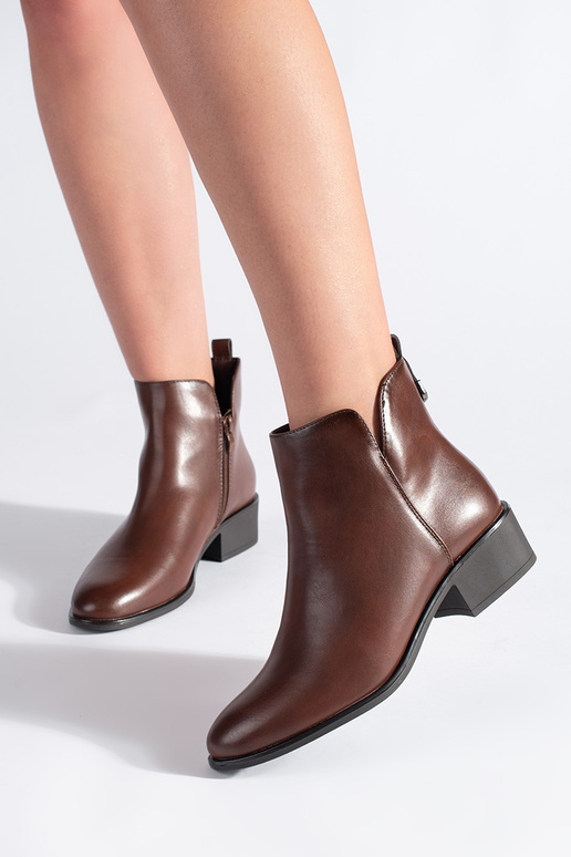 pruunid värvi madal naiste saapad...