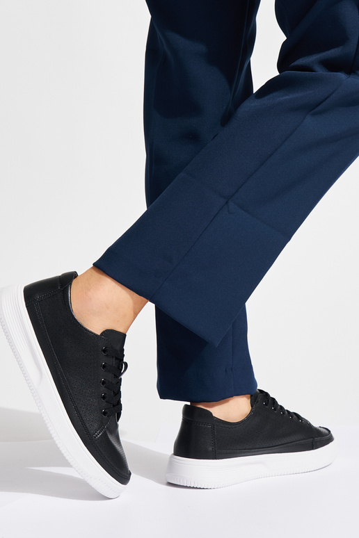 Pealhk ažuurne kingad Msuud Sergio Leone