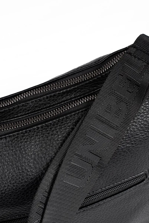 must naiste käekoti tüüpi tutidega... must naiste käekoti tüüpi tutidega...