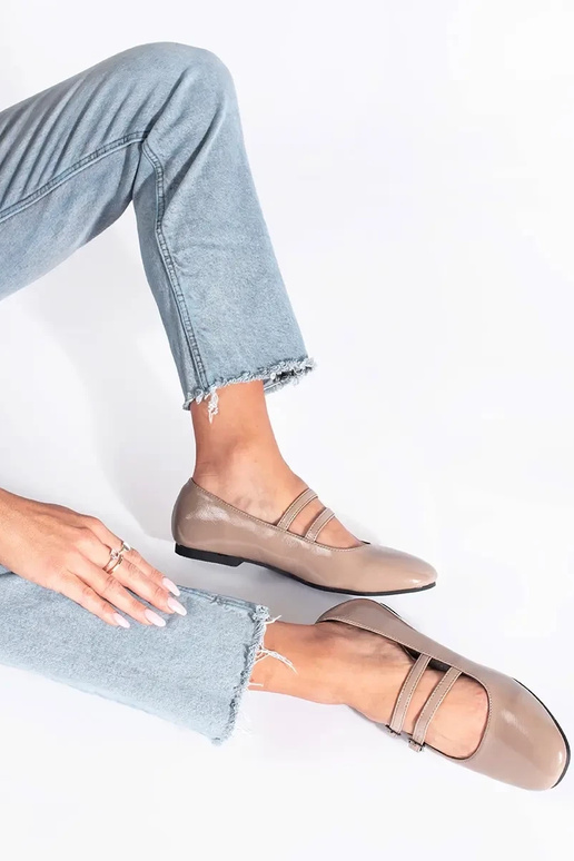 beeži värvi lakitud baleriinad koos...