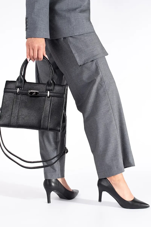 Klassikalise mudeli elegantne Msuud...