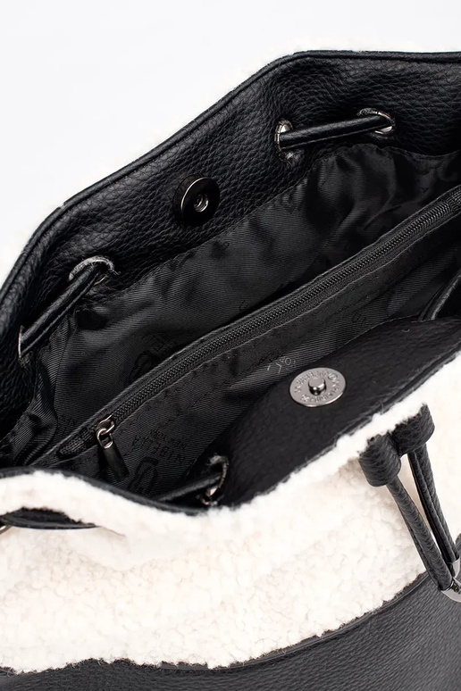 Must elegantne karvkattega käekott Must elegantne karvkattega käekott