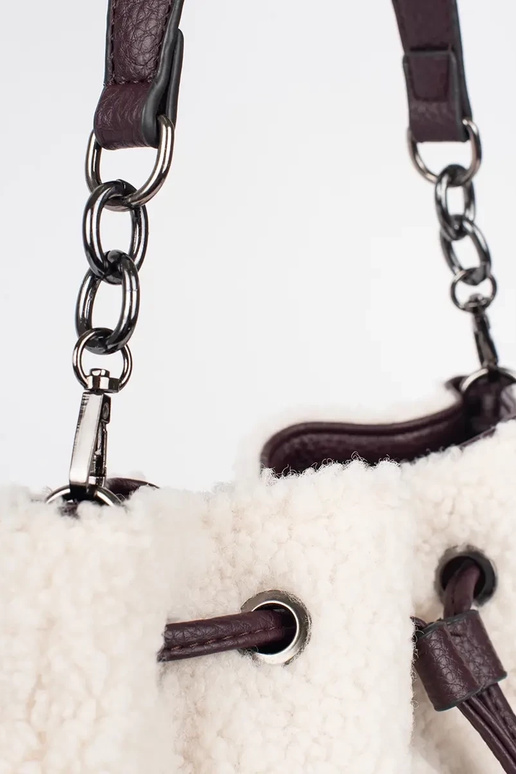 Tumepruun elegantne karvkattega käekott Tumepruun elegantne karvkattega käekott