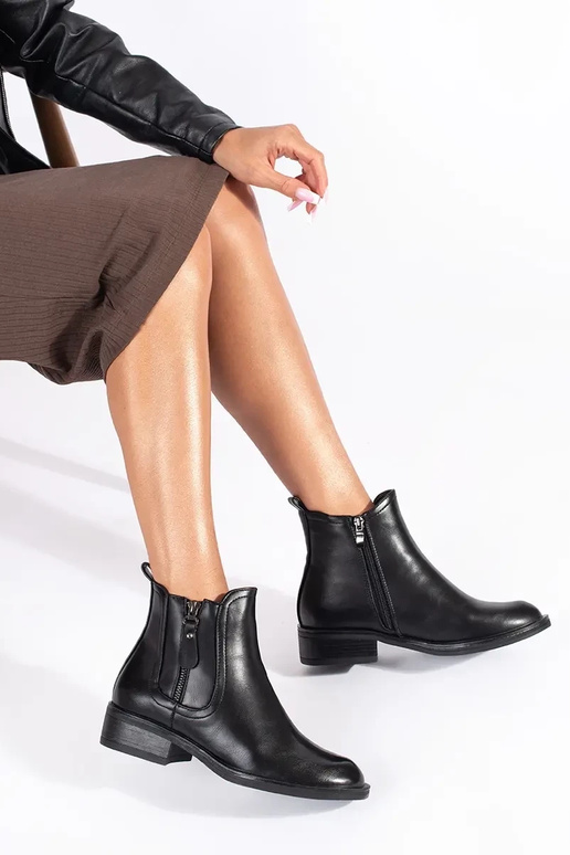 mustad naiste kingad