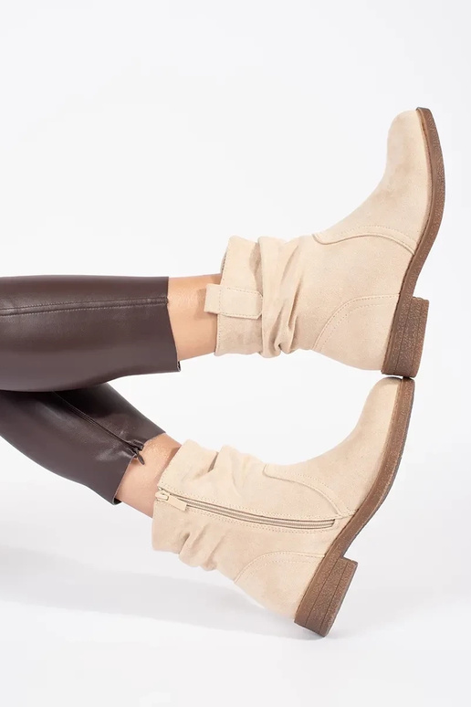 Beežid kauboi saapad