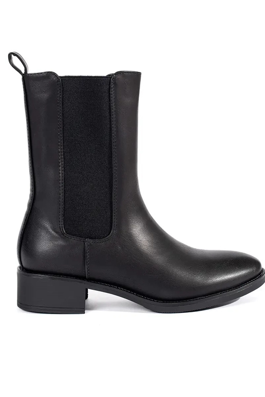 mustad Naiste kingad madalal postil