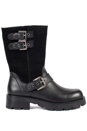 Mustad nahast naiste kingad...