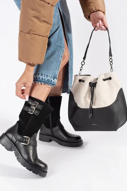 Mustad nahast naiste kingad solkidega...