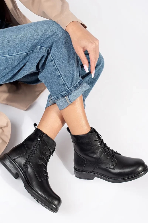 Sergio Leone naiste mustad nahast...