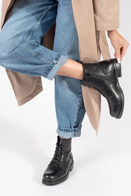 Sergio Leone naiste mustad nahast...