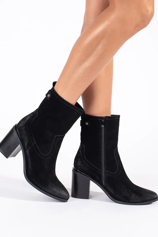 Mustast nahast naiste kontsaga saapad... Mustast nahast naiste kontsaga saapad...