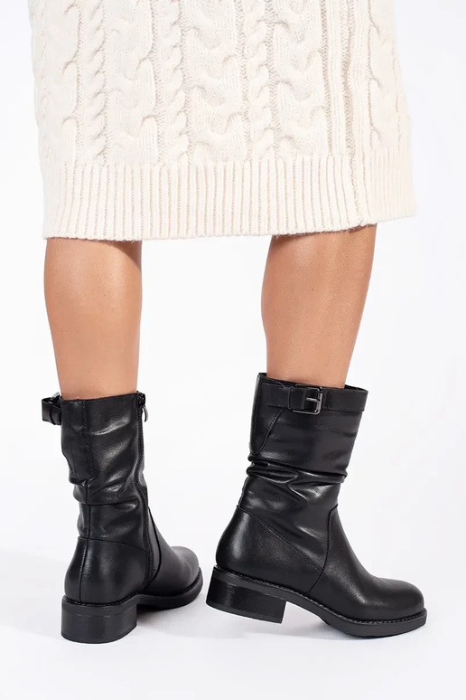 mustast nahast isolatsiooniga naiste...