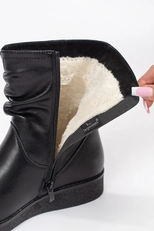 Mustad nahast naiste platvormkingad... Mustad nahast naiste platvormkingad...