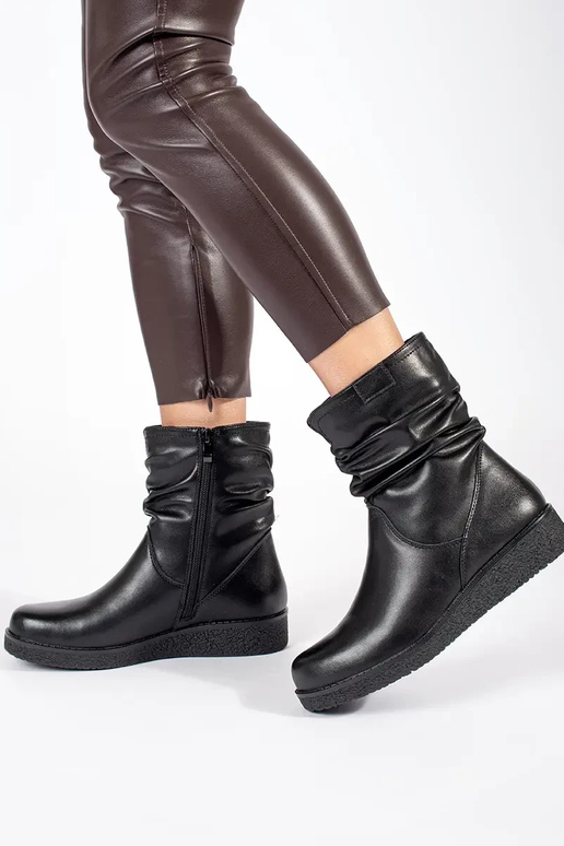 Mustad nahast naiste platvormkingad... Mustad nahast naiste platvormkingad...