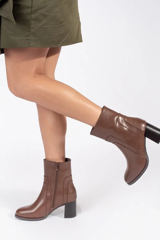 Sergio Leone naiste pruunid nahast...