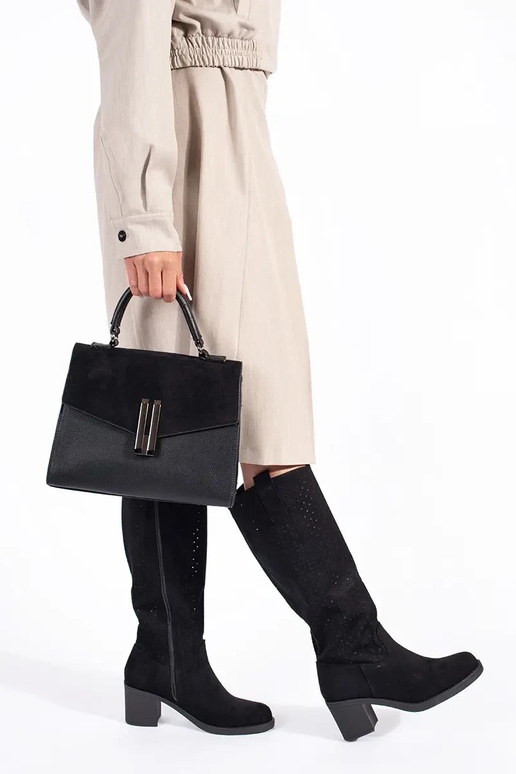 mustad seemisnahast jakisaapad... mustad seemisnahast jakisaapad...