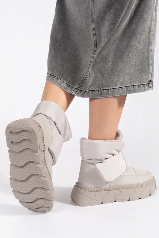 Halli värvi isoleeritud Pealiste... Halli värvi isoleeritud Pealiste...