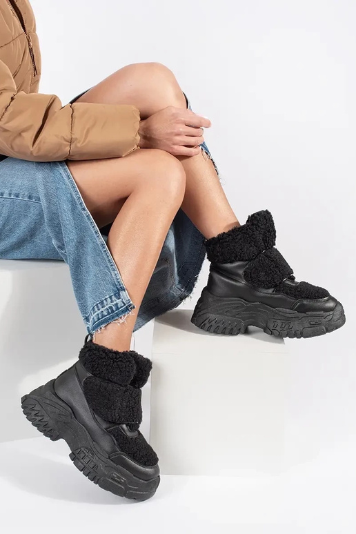 Mustad platvormiga lumesaapad... Mustad platvormiga lumesaapad...