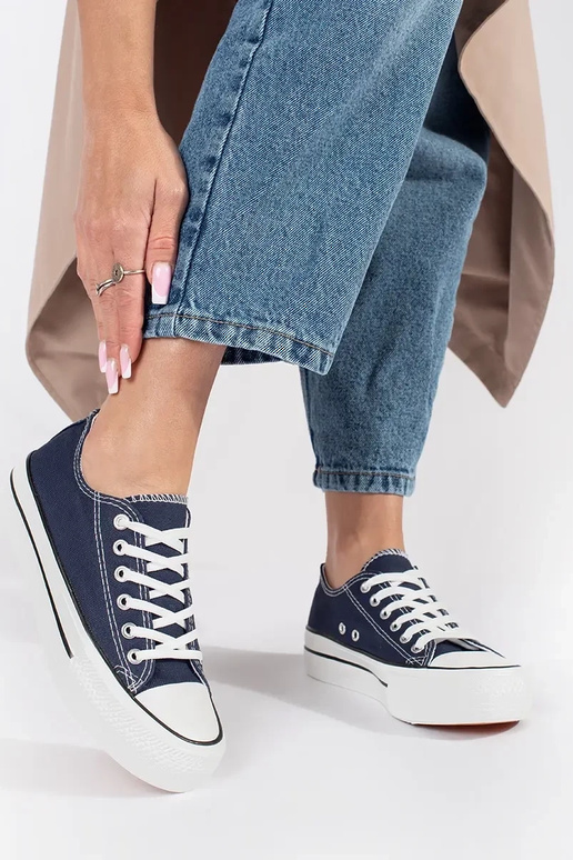 tumesinised klassikalised naiste...