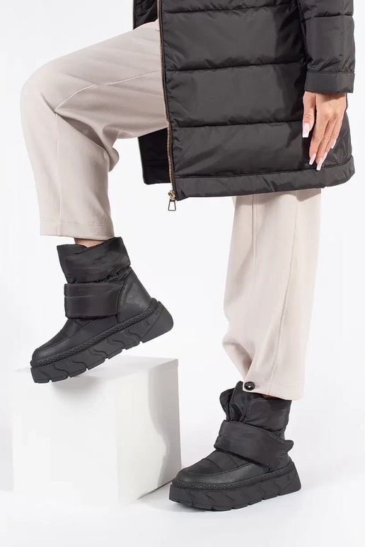 Naiste lumesaapad must paksul tallal Naiste lumesaapad must paksul tallal